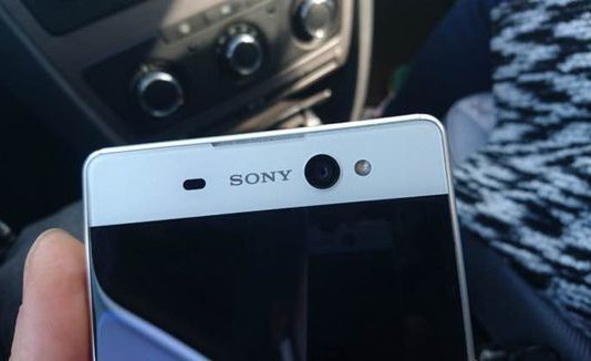 Sony Xperia C6 – imagini și cameră frontală