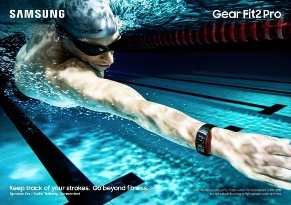 Gear-Fit2-Pro_Lifestyle_Swimming_Red_2P_RGB_F (1)