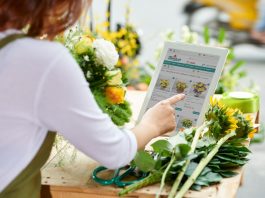 Sondaj Floria.ro: 77% dintre femei vor să primească flori de Valentines Day