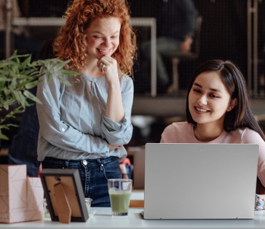 Acer lansează laptopul Swift Go 14 pregătit pentru inteligența artificială și echipat cu noile procesoare Intel Core Ultra