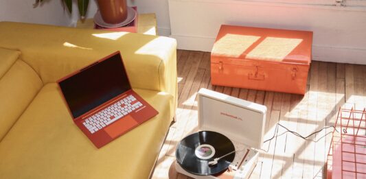 Acer relansează Packard Bell cu o nouă colecție lifestyle completă, sub mesajul «Tech It Easy»